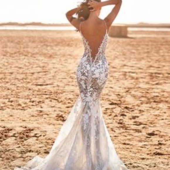 Milla Nova Wedding Dress - Picture 4 of 10